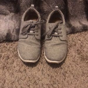 Light Grey TOMS Tie Tennis Shoes - Size 8